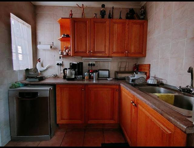 3 BEDROOM TOWNHOUSE FOR SALE IN WIERDAGLEN ESTATE